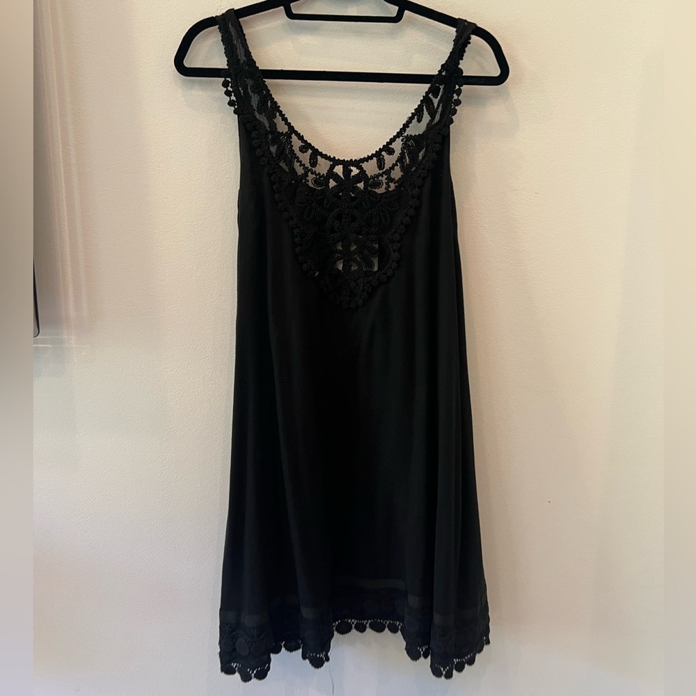 Sara Berman London mini dress in black